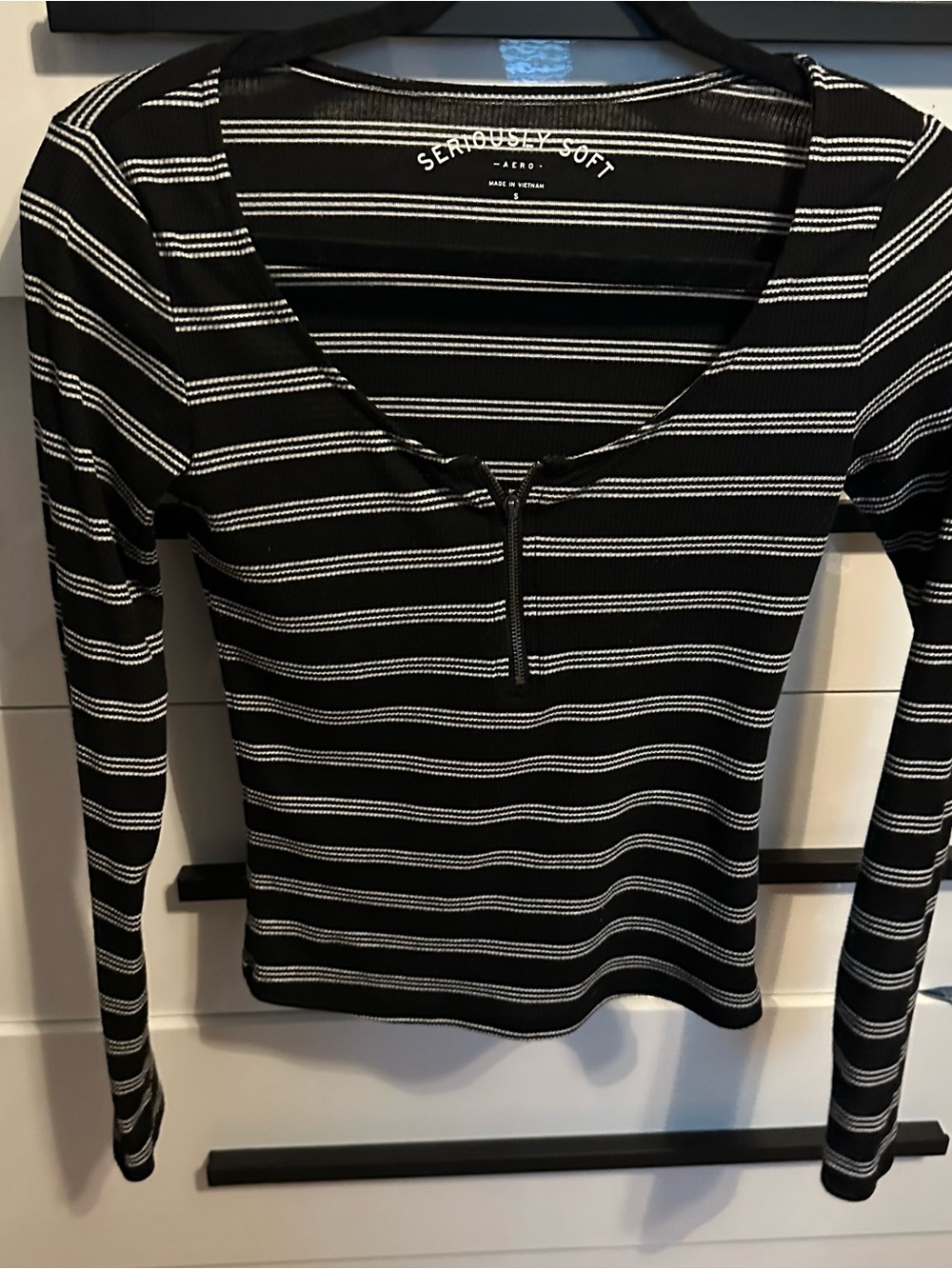 Aeropostale Black & White Striped Scoop-Neck Long Sleeve Top